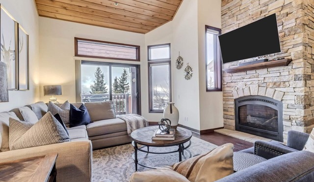 The Lodge at Ridgepoint-Ski Out Access to Deer Valley Slopes!Walk to Silver Lake