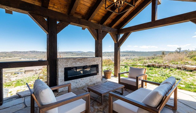 The Perfect Multi-Family Escape-Two Living Spaces-Stunning Views-Hot Tub