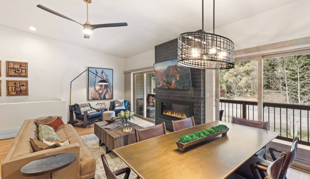 The Riverhaus – Modern Mountain Luxury | Fiber Internet | Sleeps 9