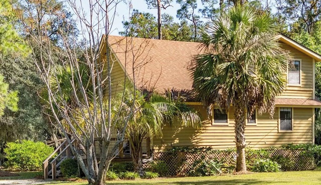The Sunny Cottage - Cozy River Retreat with Porch + Dock Access