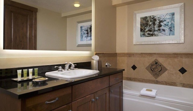 Three bedroom ski-in at Park City Mountain Resort - Hilton Sunrise Lodge!
