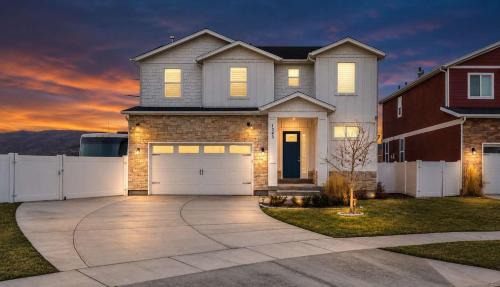 Timpanogos View Retreat with RV Parking Pad