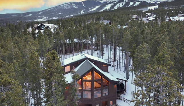 Trailside Lodge: Ski-in/Ski-out! Private Hot Tub, Pool Table, Gas Grill