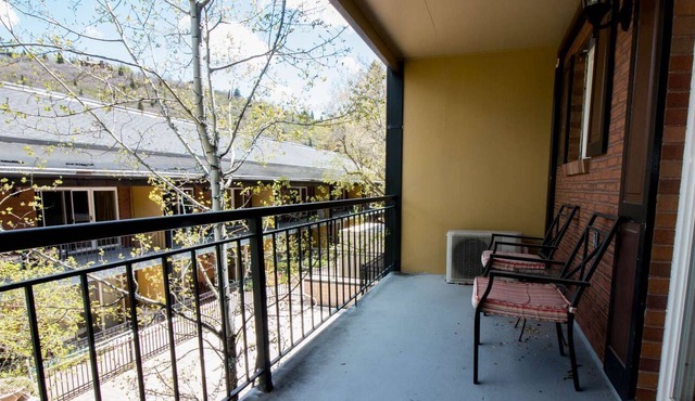 Treasure Mountain Inn - Junior Suite #38 - Cleaning fees included!
