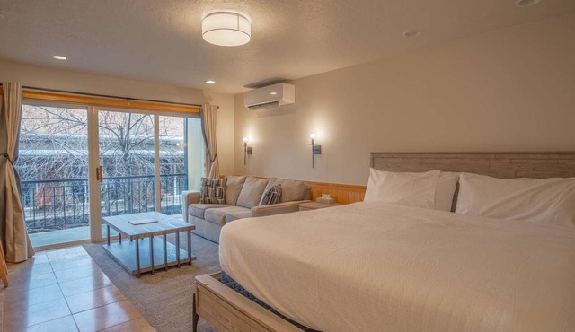 Treasure Mountain Inn - Junior Suite #39 - Cleaning fees included!