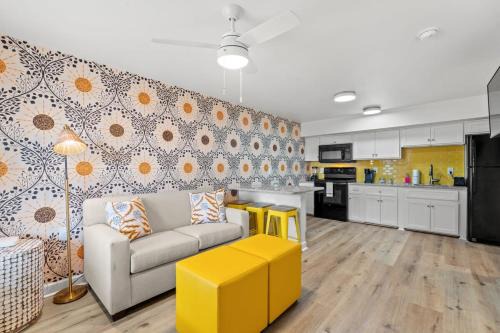 TreeHouse Lodge Walk to Beach Pet-Friendly 304 in Myrtle Beach