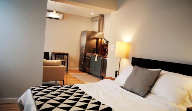 Trendy Studio in Prime South Philly Neighborhood in Philadelphia