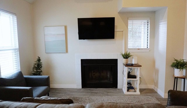 Two Bedroom Loft * Award Winning Beds * Down Town