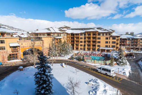 Unequalled Ski in Out, Next to Gondola, Sundial hotel room, Pool, Hot tub, Condo Nast Winner C316A