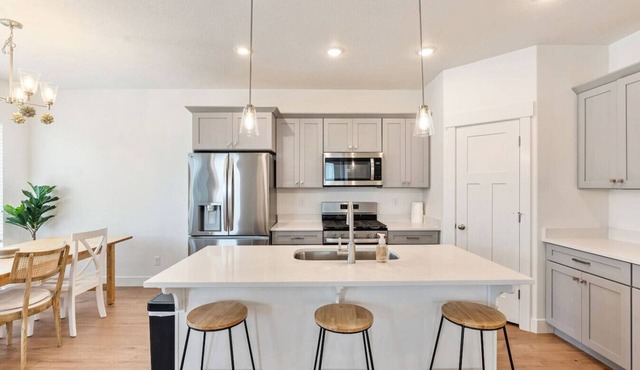 Velvet Springs Retreat | Pool+Gym | Near Utah Lake