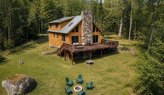 Vermont Log Cabin, Stone Fireplace & Forest Deck