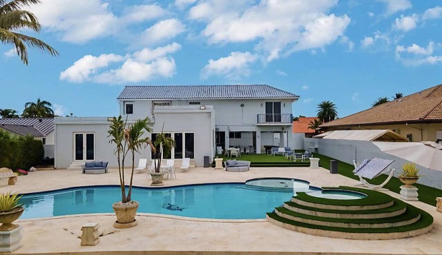 Villa Caleta