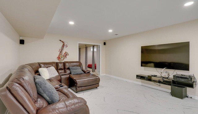 Walkout Studio in Townsend w/Shared Pool Access