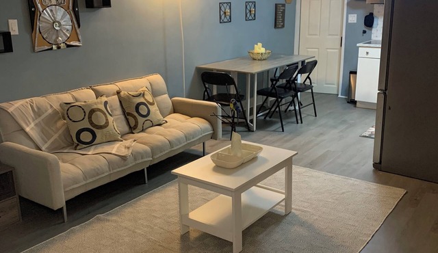 Zenbnb Lansdowne escape, with secure parking spot