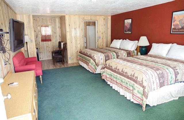 0130) Candy Suite 130 in Sevier