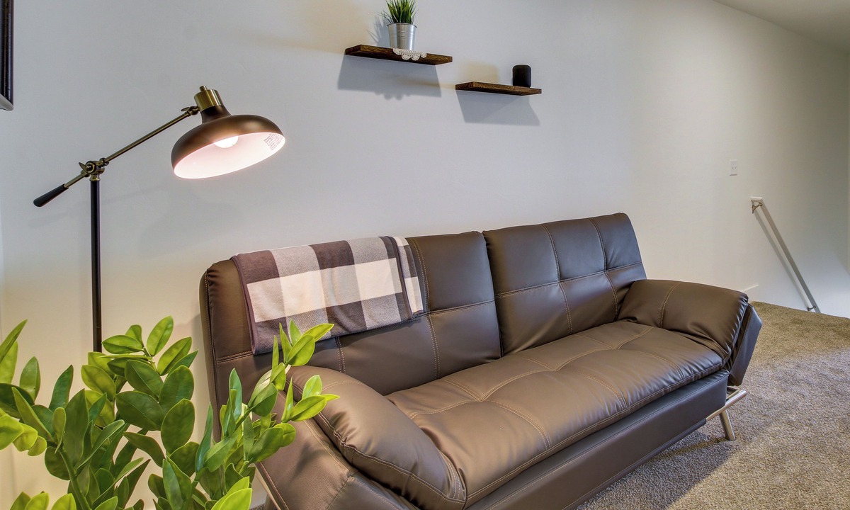 Providence Apartment | 2 Mi to Zootah: Providence Townhome w/Fireplaces
