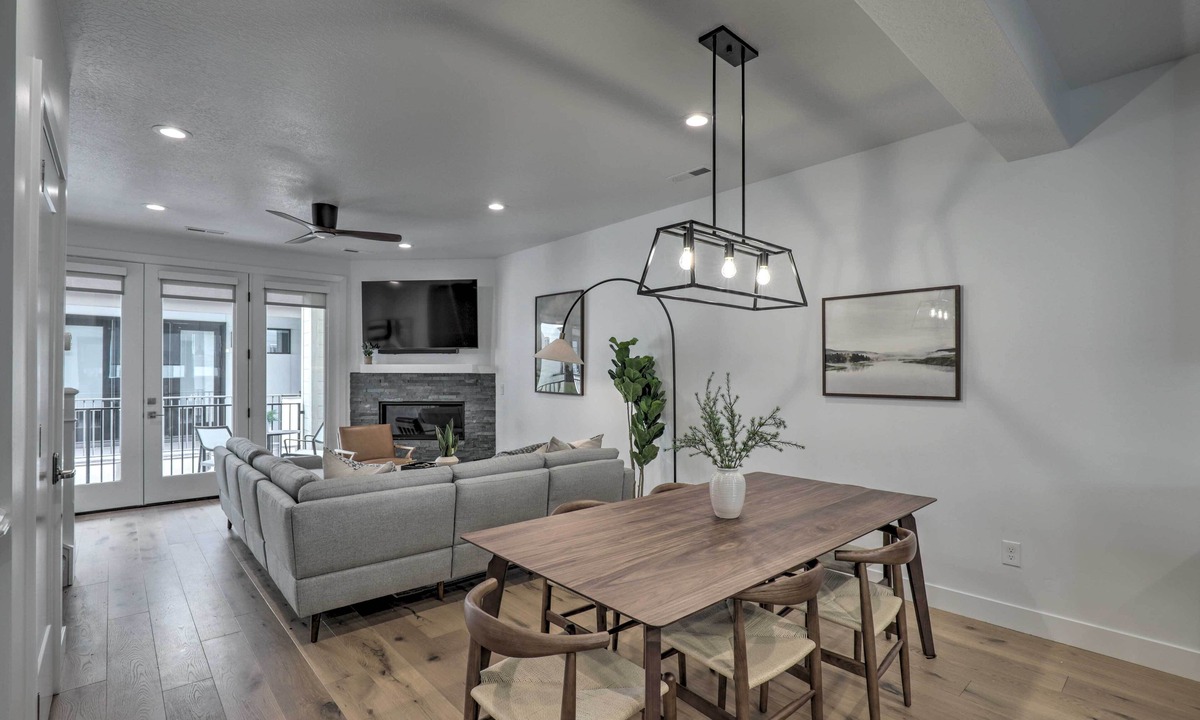 Central Business District Apartment | Chic & Sunny Provo Townhome w/Rooftop Deck!