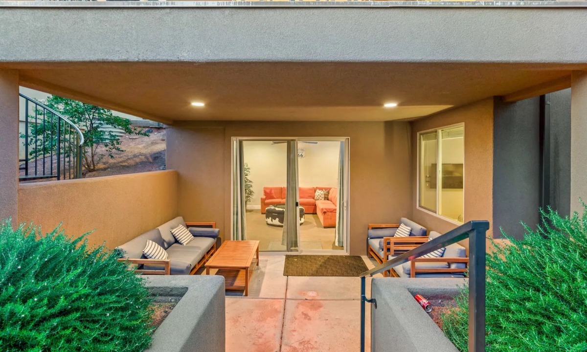 Santa Clara House | Entire Home Paradise Pools 2 King Suites