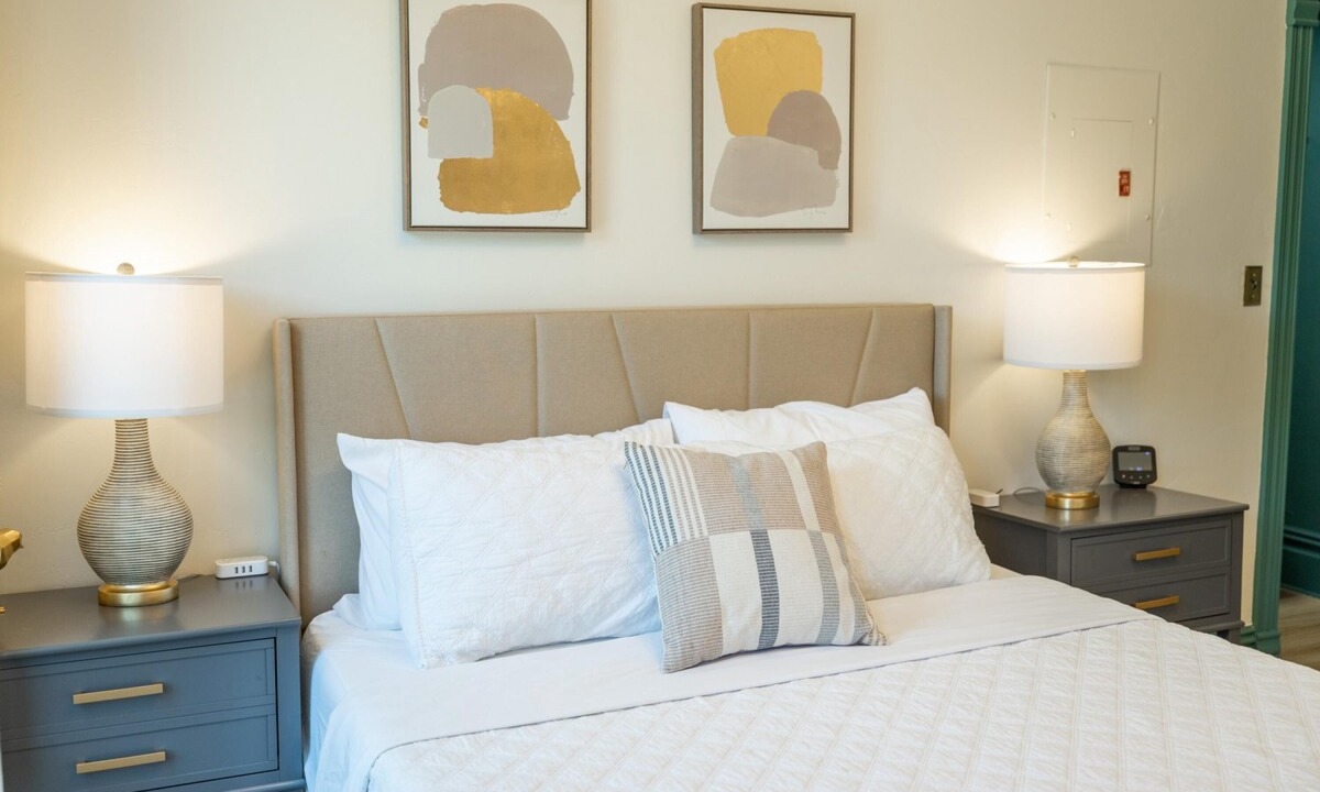 Springville Apartment | Suite 8 Historic Art City Inn