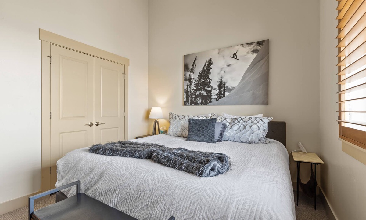 Bear Hollow Village Condo | Moose Mgmt at Bear Hollow 1313: Two King Bed-Fast WiFi-Free BusRoute-DogFriendly