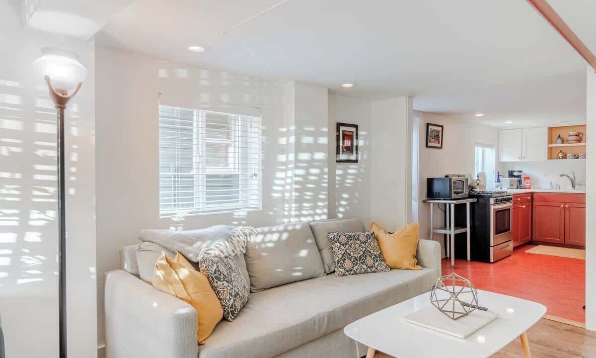 West Woodland Apartment | The Ballard Bungalow: Cozy Private Urban Oasis