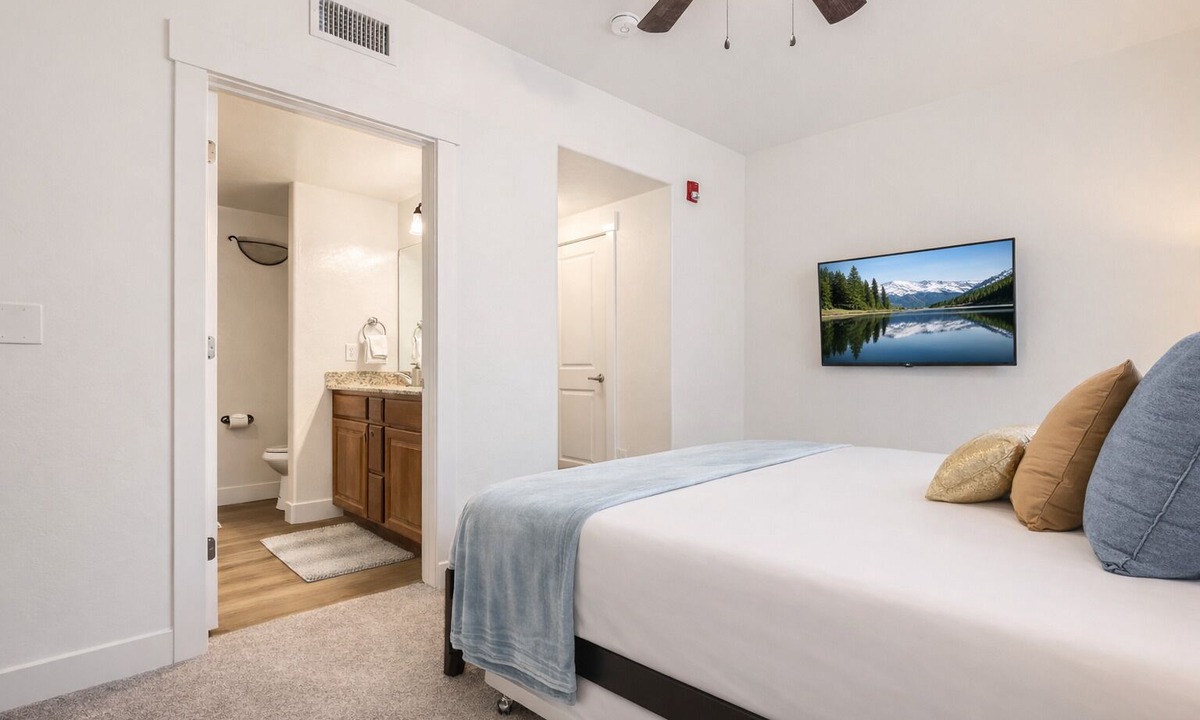 Bear Hollow Village Condo | 5569 Gold Medal Getaway Cozy Mountain Escape with Hot Tub