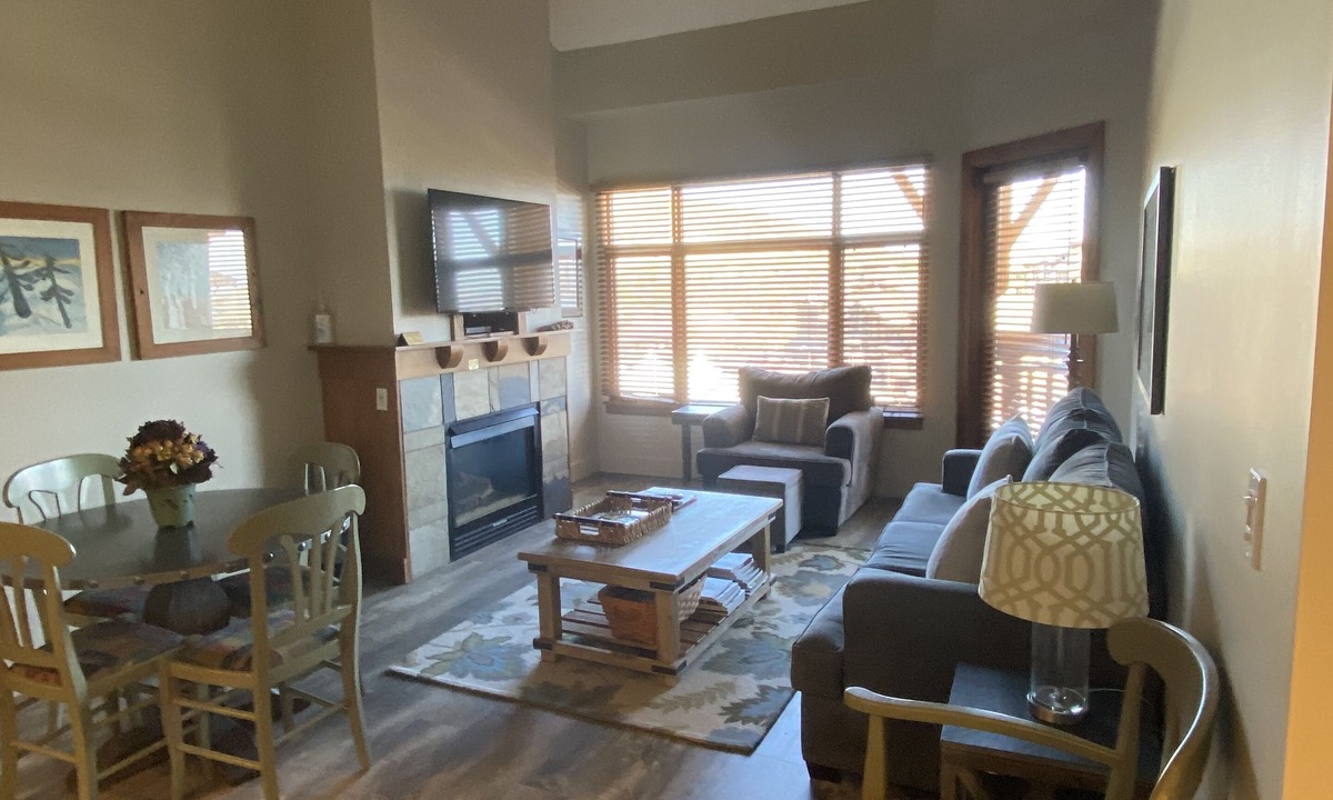 Park City Condo | Can't get any closer to lifts than Sundial Lodge! Winter 25/26 open for booking!