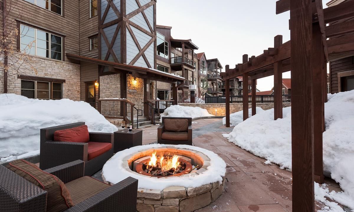 North Park City Condo | Silver Star 1104. Private Hot Tub and Golf Views. Near Main Street.