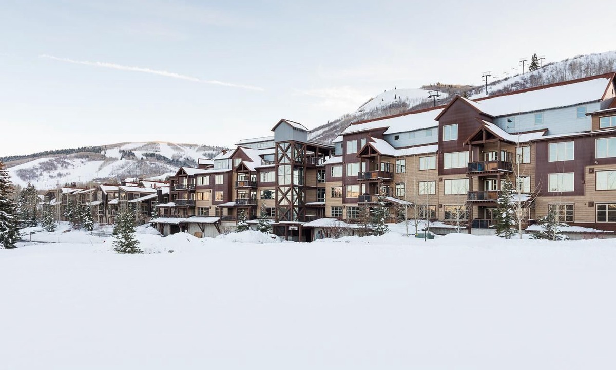 North Park City Condo | Silver Star 3302 | Condo with Fireplace