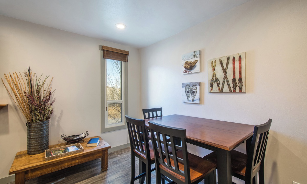 South Snyderville Basin Condo | Canyons View 20: 2 bedroom 2 bath nicely updated condo