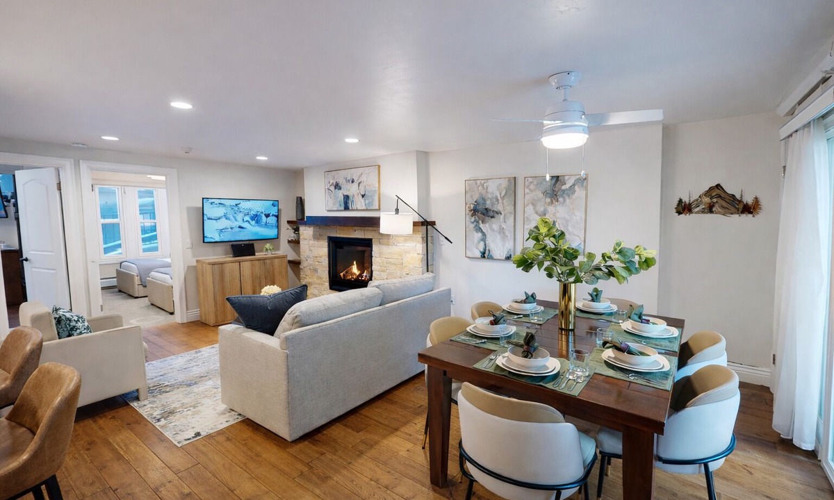 North Park City Condo | Edelweiss A prime spot across from PCMR pool hot tub