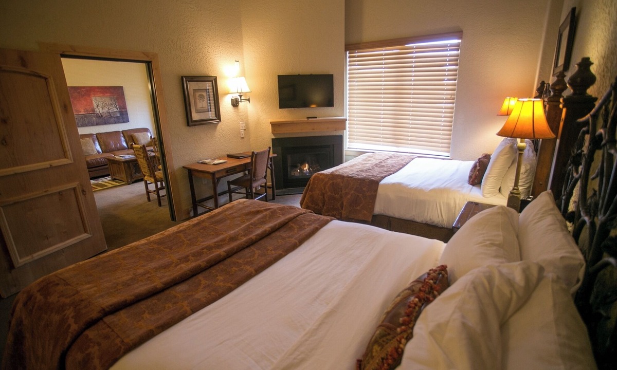 Park City Condo | Large Condo, Steps Away from Canyons Village Save 20% on 7+ Nights!