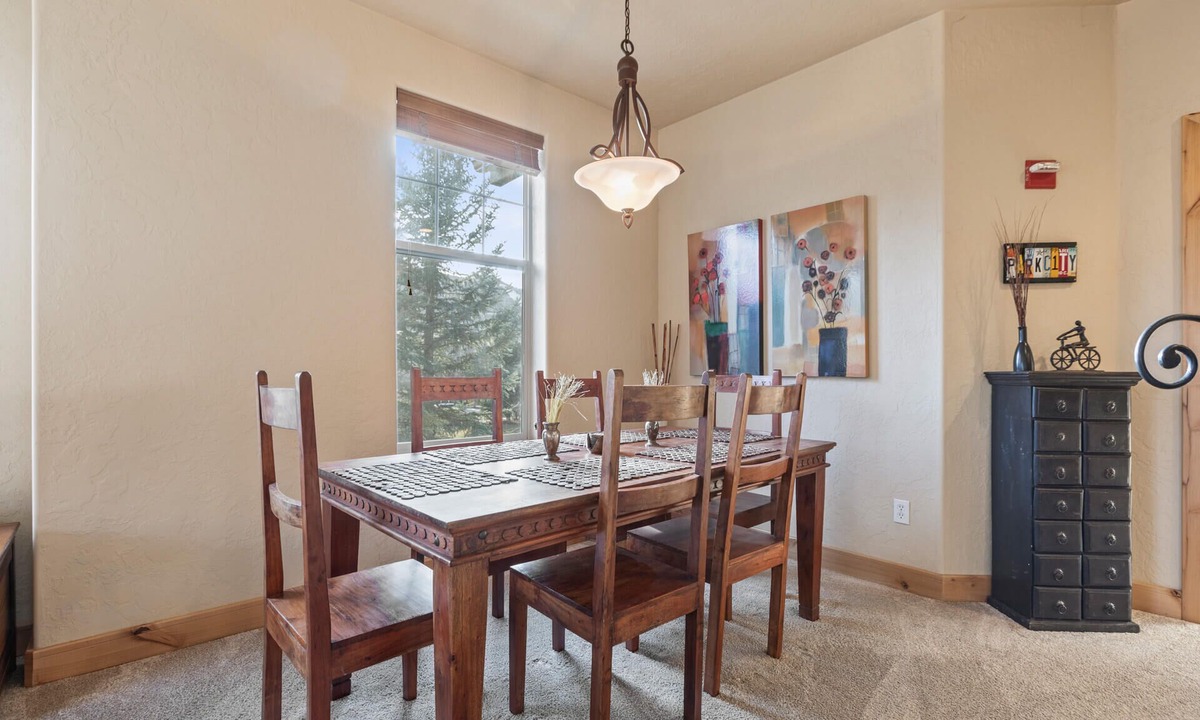 Kimball Junction Condo | Moose Mgmt at Foxpoint 1678C Front Balcony w BBQ-Walk to Shops-King bed-TopFloor