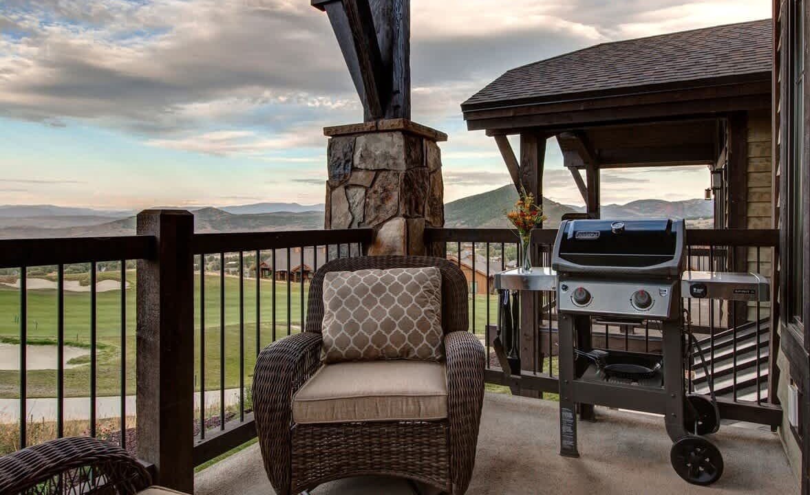 Park City Condo | Abode at Fairway Springs, walk to gondola, canyons shuttle, hot tub