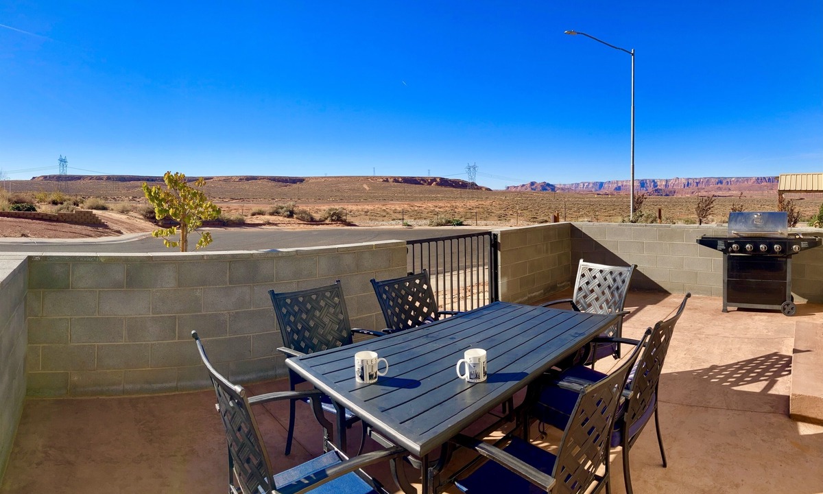 Page House | Local VIEW🏜2 homes side by side🚤boat parking🐶PETS~close to Antelope/Horseshoe
