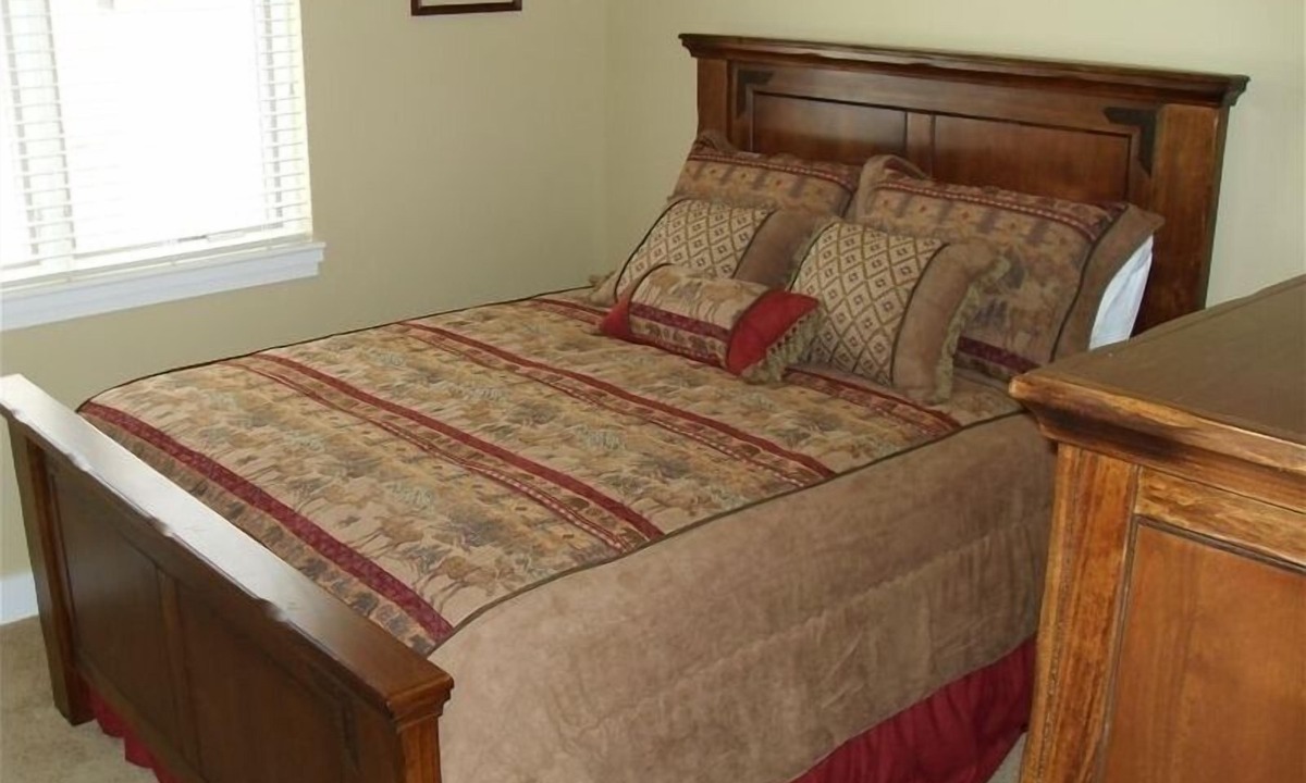 Eden House | Spoil yourself in our luxurious Trappers Ridge home!