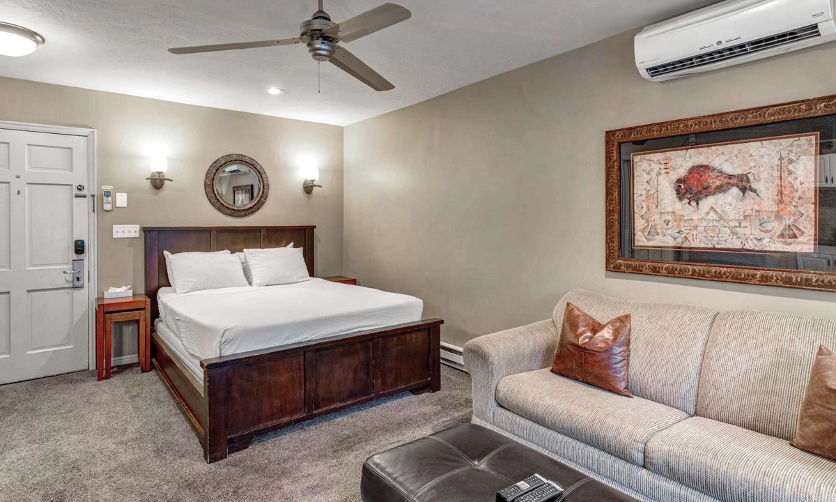 Downtown Park City Hotel | Treasure Mountain Inn - Junior Suite #36 - Cleaning fees included!