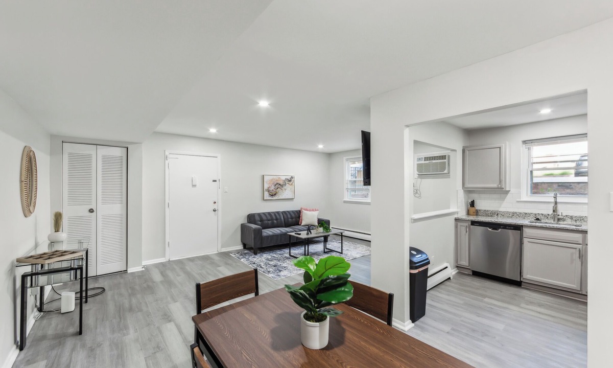 Newark Apartment | Pine Brook 416 I Corporate 1.5Br Apartment ! Pool
