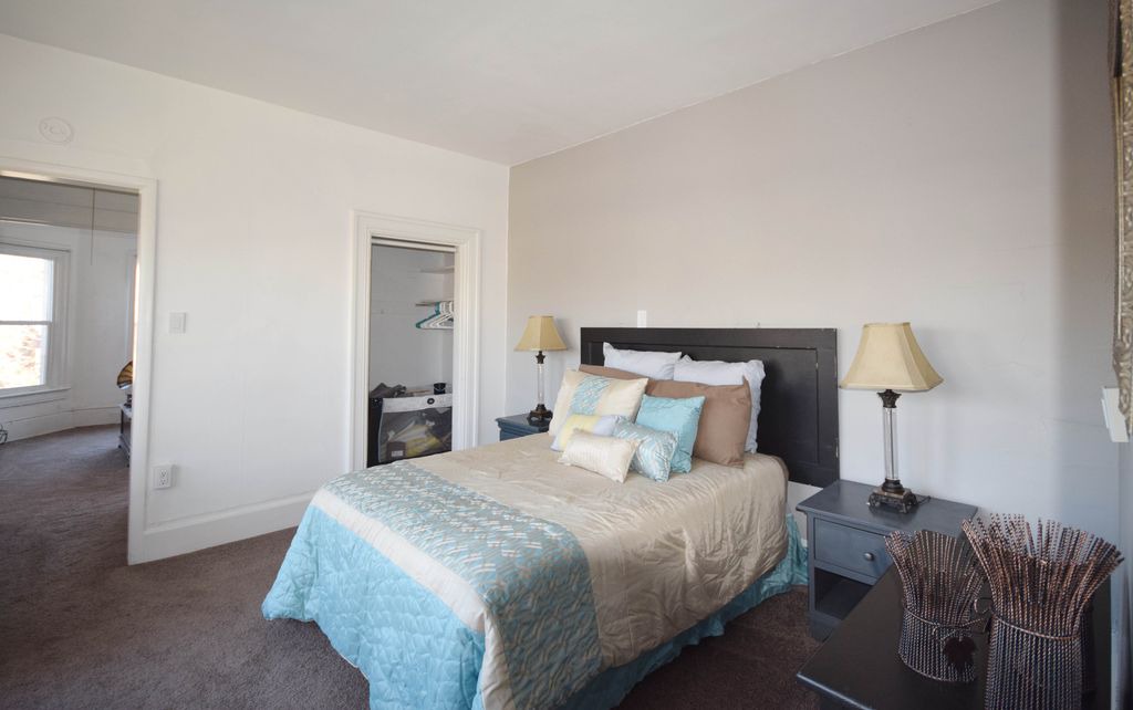 Photo of Bedroom in Central City