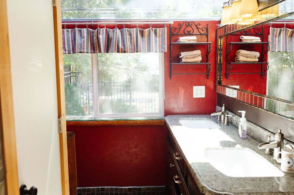 Photo of Bathroom in Sandy