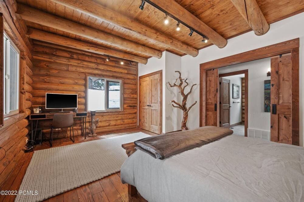 Photo of Bedroom in Tollgate Canyon