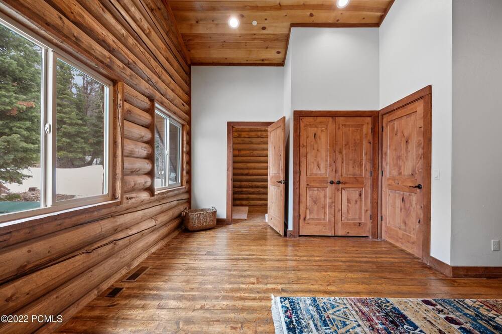 Photo of Bedroom in Tollgate Canyon