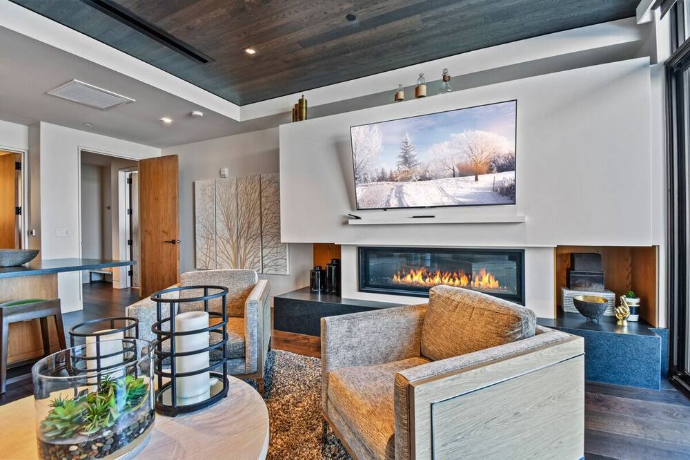 Photo of Livingroom in Empire Pass