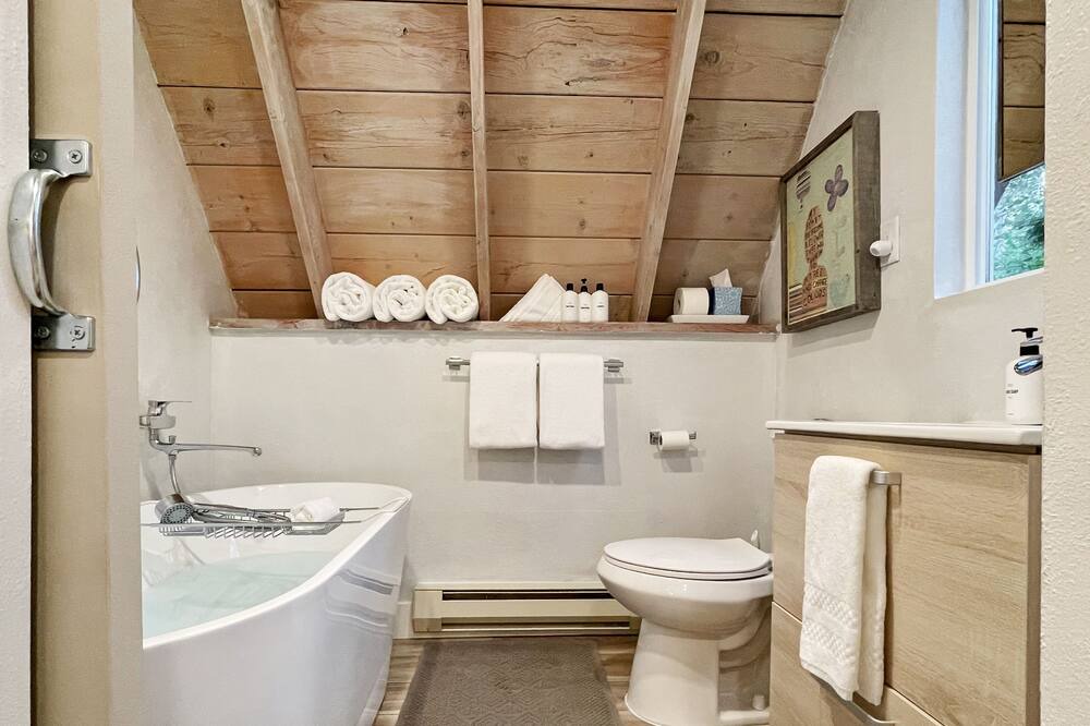Photo of Bathroom in Silver Summit
