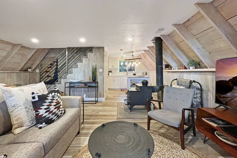 Photo of Livingroom in Silver Summit
