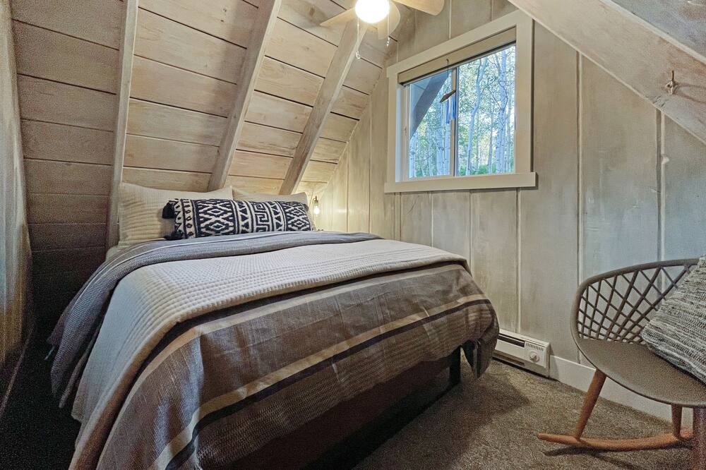 Photo of Bedroom in Silver Summit