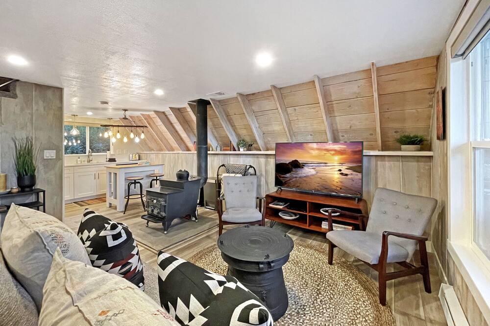 Photo of Livingroom in Silver Summit