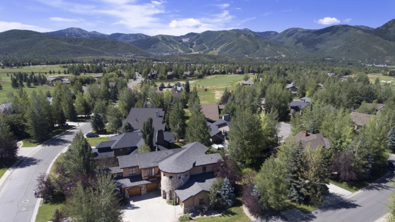 Photo of Outdoor in Park Meadows