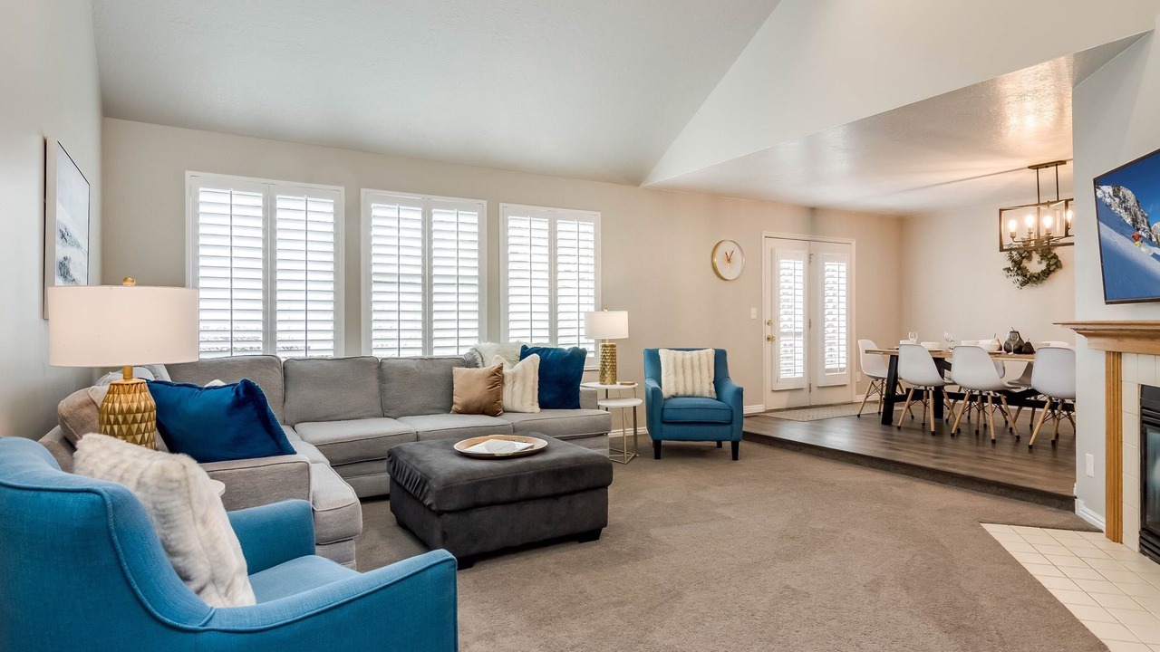 Photo of Livingroom in Cottonwood Heights