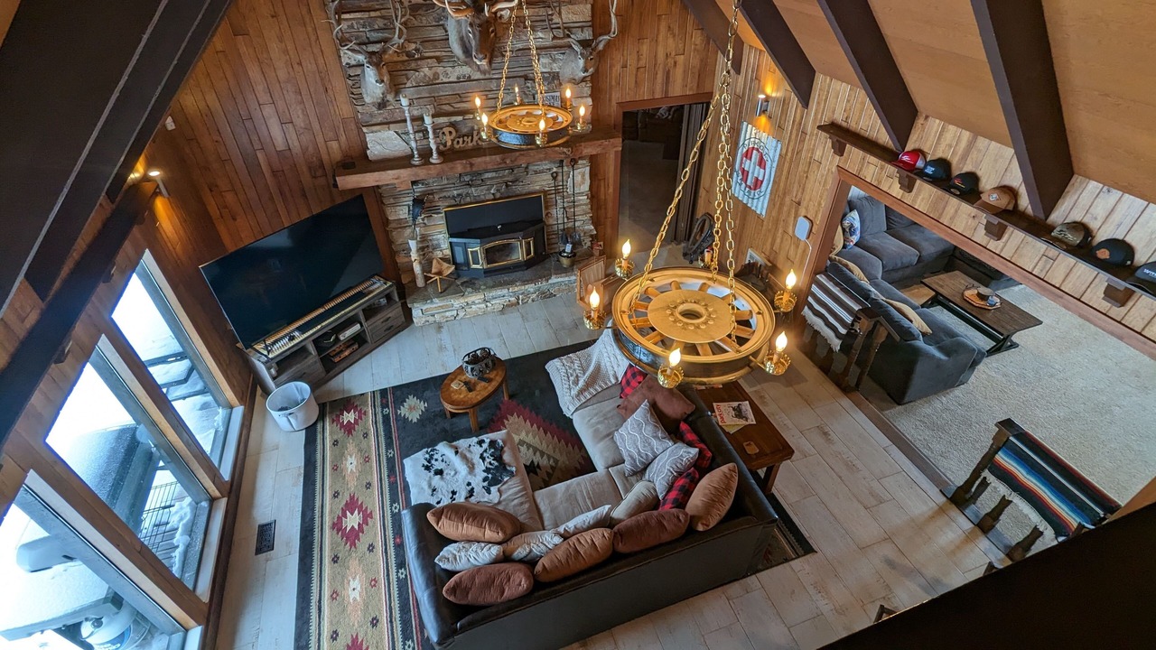 Photo of Livingroom in Silver Summit